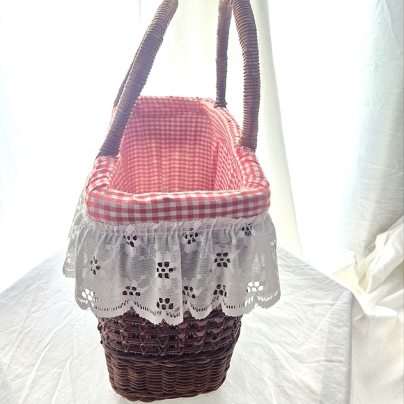 Adorable Vintage Basket Handbag - Picture 5 of 10